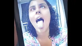 Margarida, a young woman, engages in sexual activity in exchange for money using a machine. She then allows customers to use a cart to have sex with her